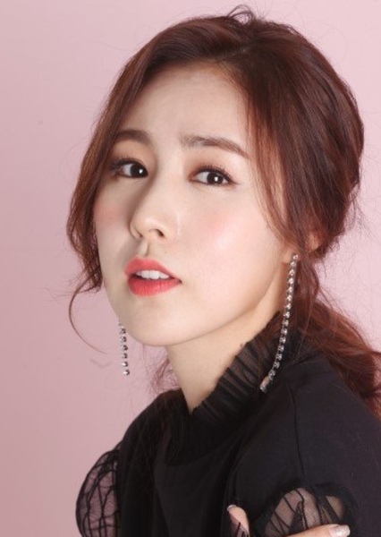 Kan Mi-youn photo