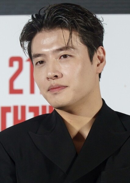 Kang Ha-neul photo