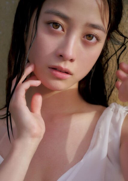 Kanna Hashimoto photo