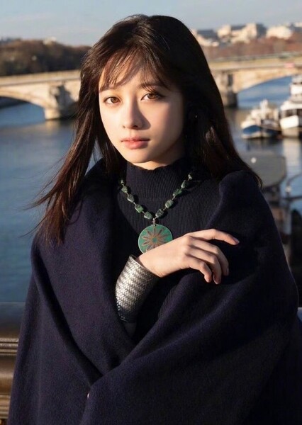 Kanna Hashimoto photo