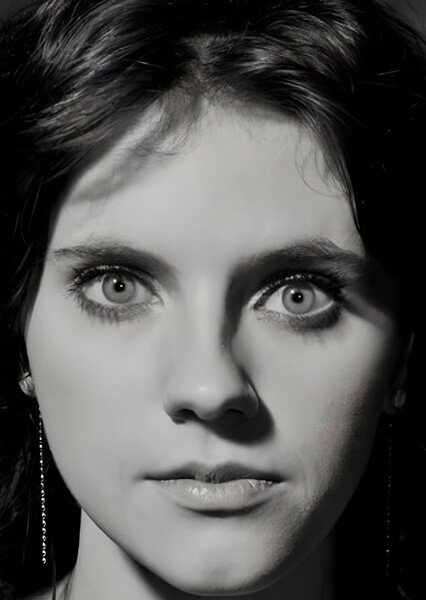 Kara Hayward photo