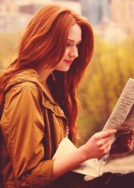 Karen Gillan photo