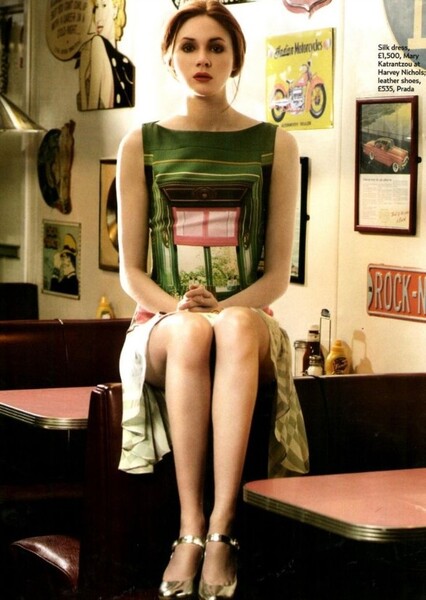 Karen Gillan photo