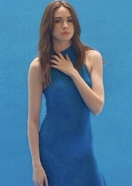 Karen Gillan photo
