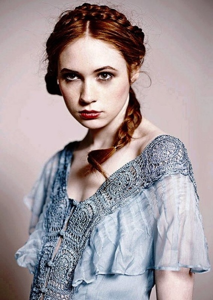 Karen Gillan photo