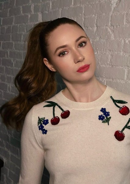 Karen Gillan photo