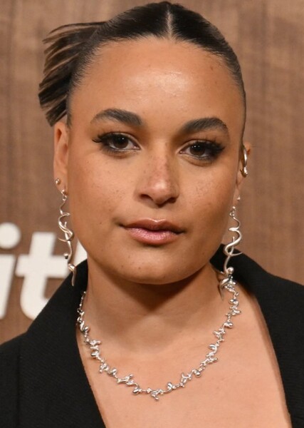 Karena Evans photo