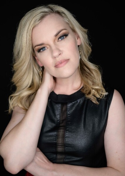 Kari Wahlgren photo