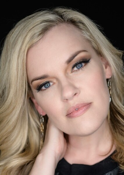 Kari Wahlgren photo