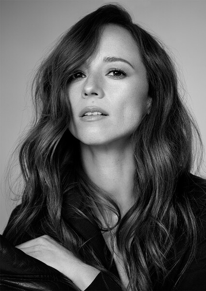Karine Vanasse photo