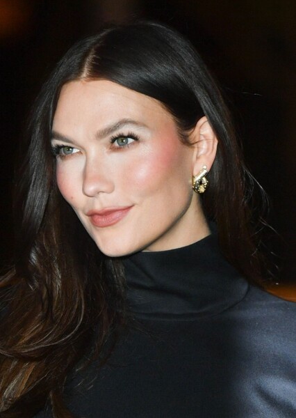 Karlie Kloss photo