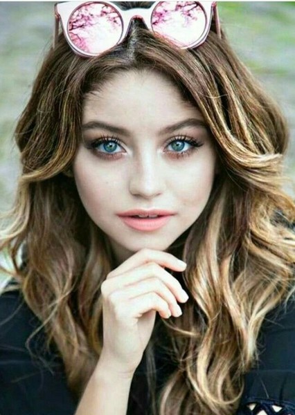 Karol Sevilla photo