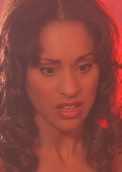 Karyn Parsons photo