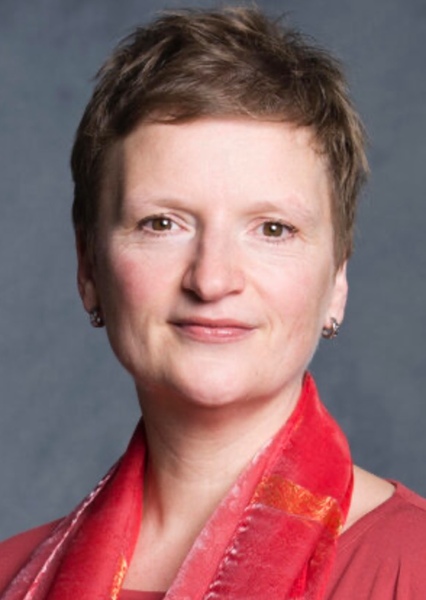 Kate Hennig