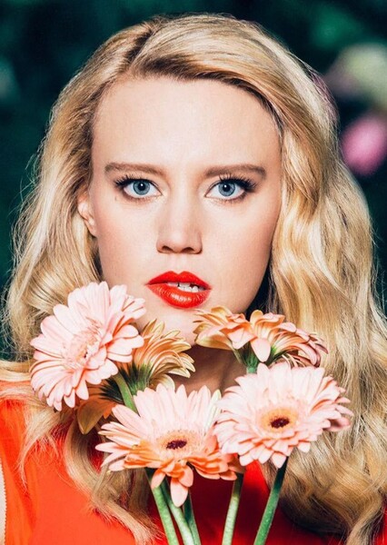Kate McKinnon photo