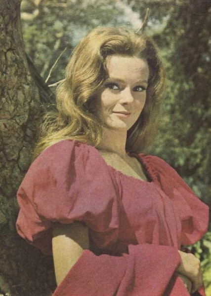 Katharine Houghton photo