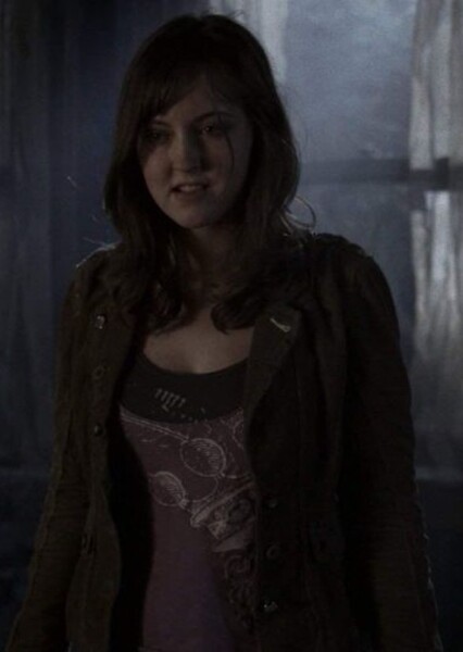 Katharine Isabelle photo