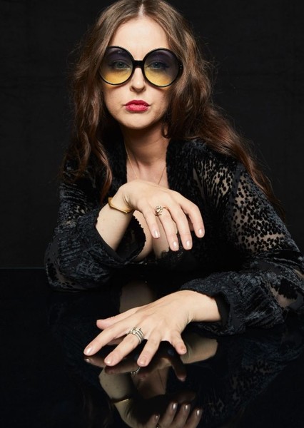 Katharine Isabelle photo