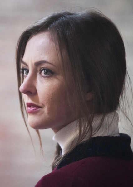 Katharine Isabelle photo
