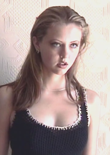 Katharine Isabelle photo