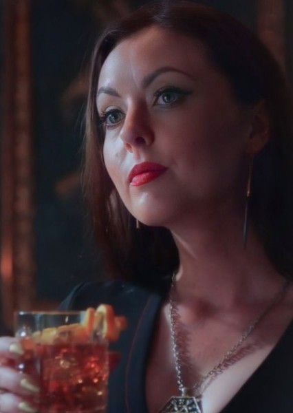 Katharine Isabelle photo