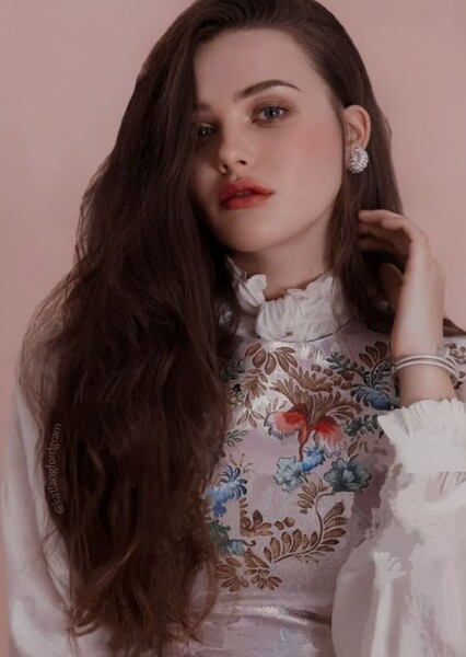 Katherine Langford photo