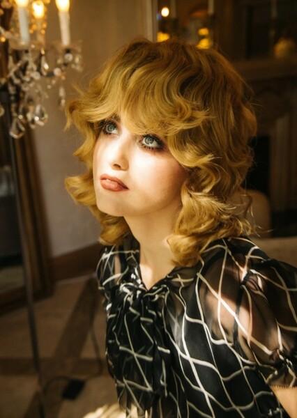 Kathryn Newton photo