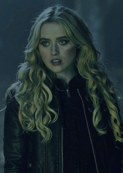 Kathryn Newton photo