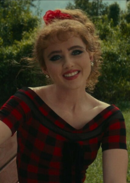 Kathryn Newton photo