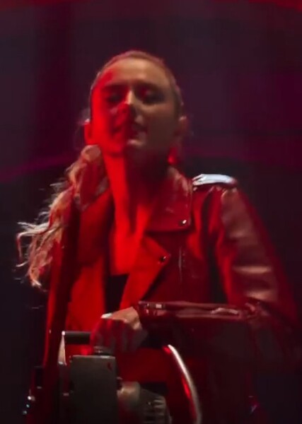 Kathryn Newton photo