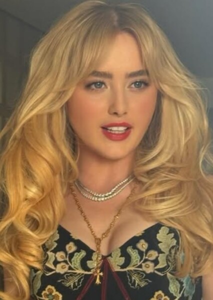 Kathryn Newton photo