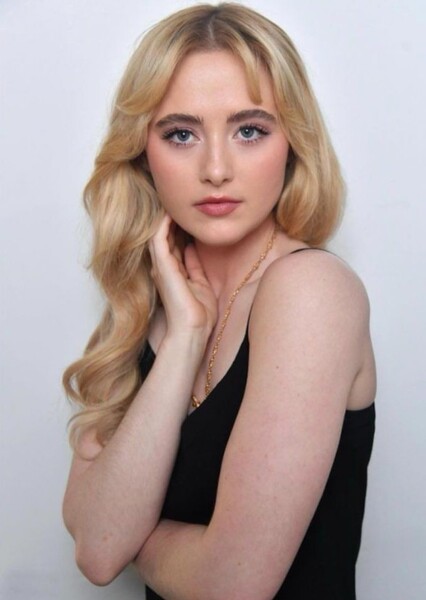 Kathryn Newton photo