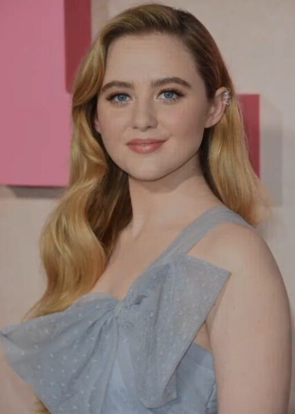 Kathryn Newton photo