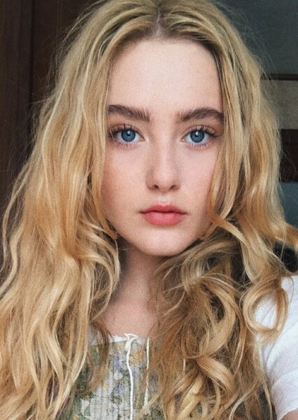 Kathryn Newton photo