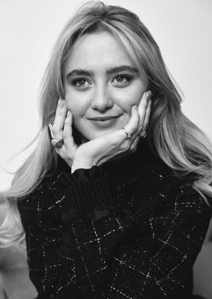 Kathryn Newton photo