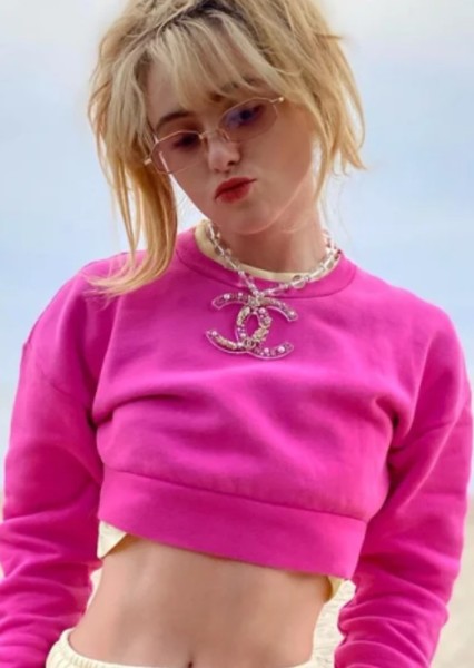 Kathryn Newton photo