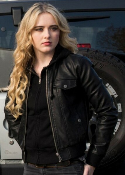 Kathryn Newton photo