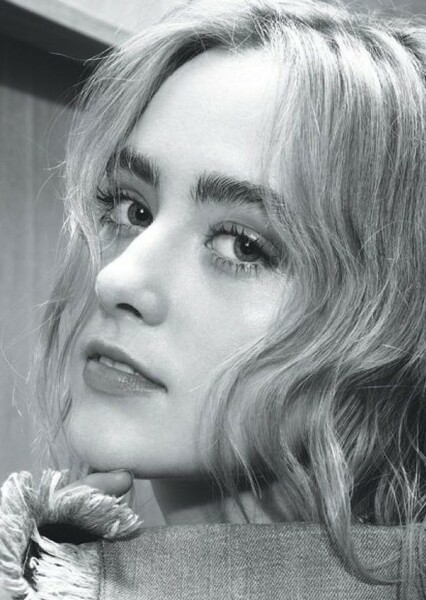 Kathryn Newton photo