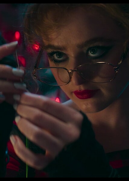 Kathryn Newton photo