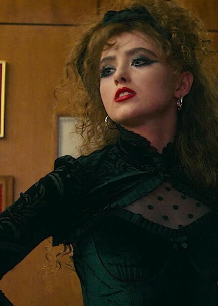 Kathryn Newton photo