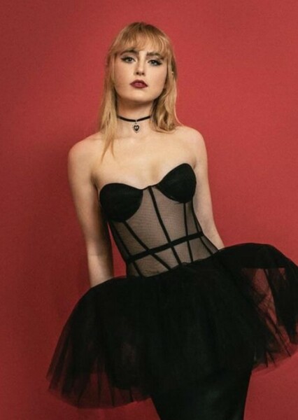 Kathryn Newton photo