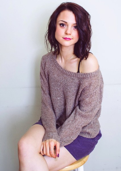 Kathryn Prescott photo