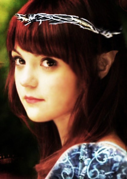 Kathryn Prescott photo