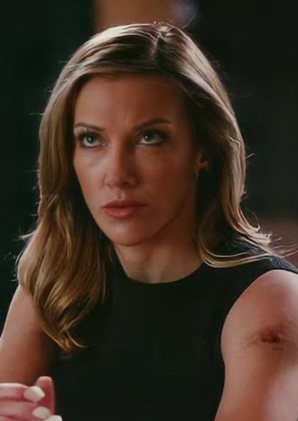 Katie Cassidy photo