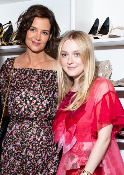 Katie Holmes and Dakota Fanning