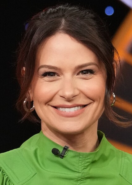 Katie Lowes photo