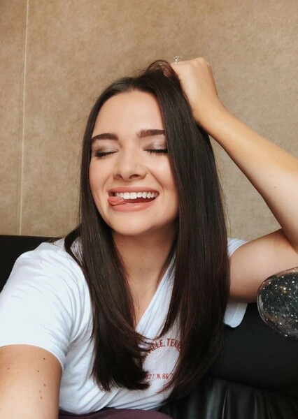 Katie Stevens photo