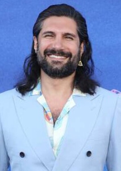 Kayvan Novak photo