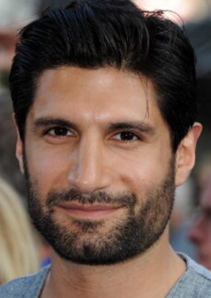 Kayvan Novak photo