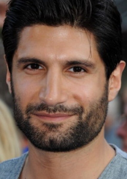 Kayvan Novak photo